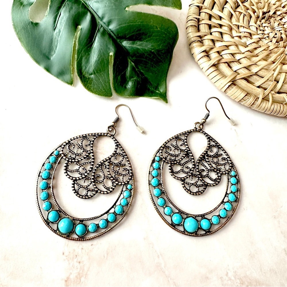 3/$22🩶 Western Turquoise Stone Antiqued Gold Tone Delicate Teardrop Earrings NEW - Picture 3 of 11
